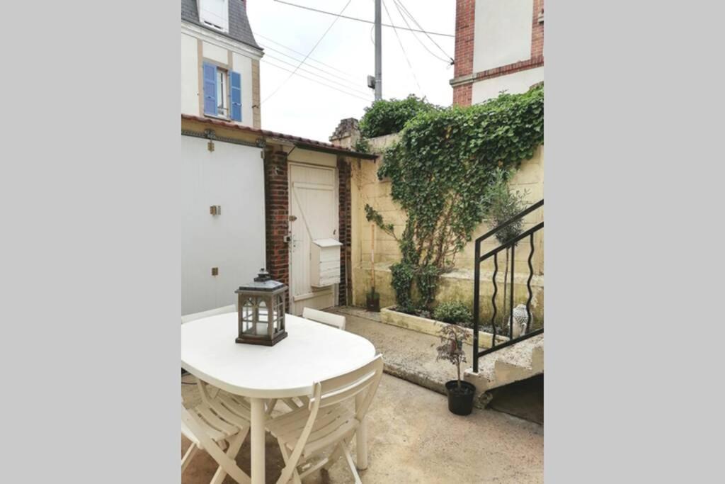 Les Etapes Chartraines Parking Wifi Jaccuzi Apartment Chartres Exterior photo